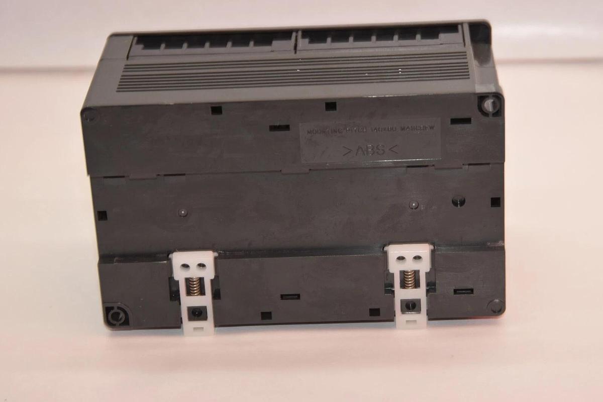 Used HITACHI EH-D28DTPS EHD28DTPS 24Vdc 7.5mA Programmable Controller