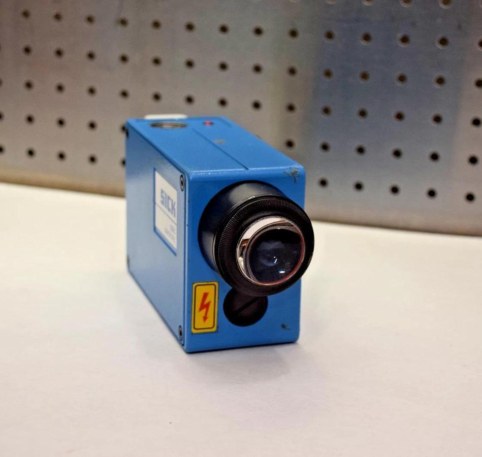 Used SICK LUT1500 Sick optic electronic scanner sensor LUT1-500 1 007 597 9941 0087