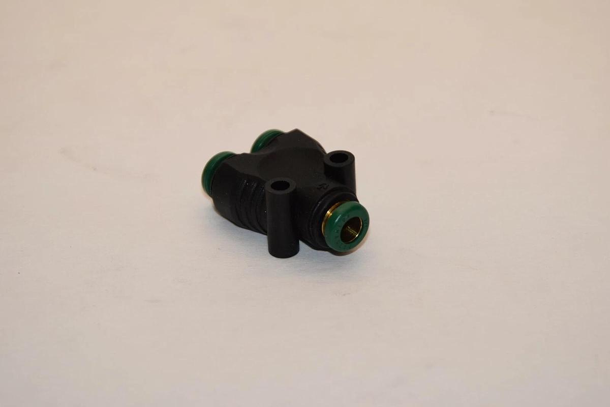 (NEW) PARKER X362PL-4 X362PL4 1/4" Shut-Off Pipe Connector Fitting