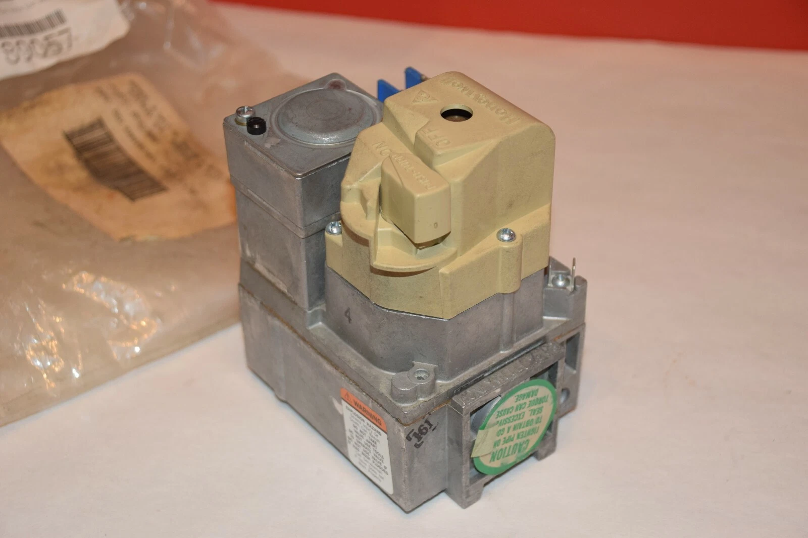NEW HONEYWELL VR8440C 3031 VR8440C3031 24V 50/60Hz 1/2" x 3/4" GAS VALVE