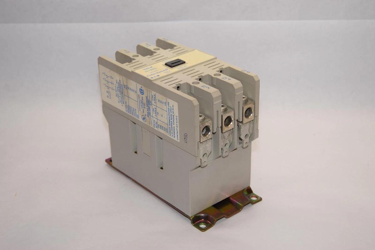 Used CUTLER HAMMER CE15MN3 Size M Series A1 110/120V Coil Contactor