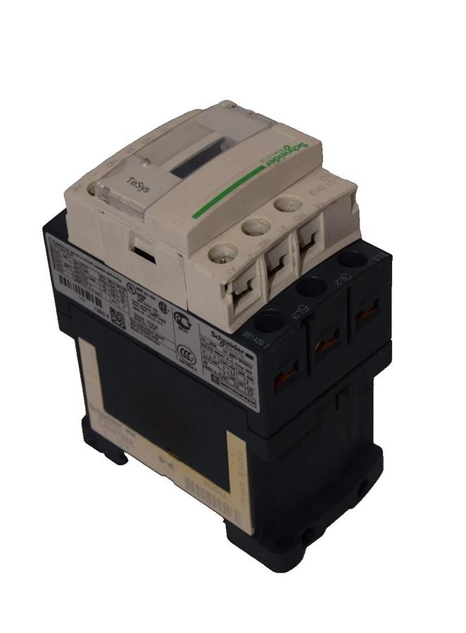 Used SCHNEIDER ELECTIRC LAD4TBDL , LC1 D12 , LC1D12 25A 24Vdc Contactor