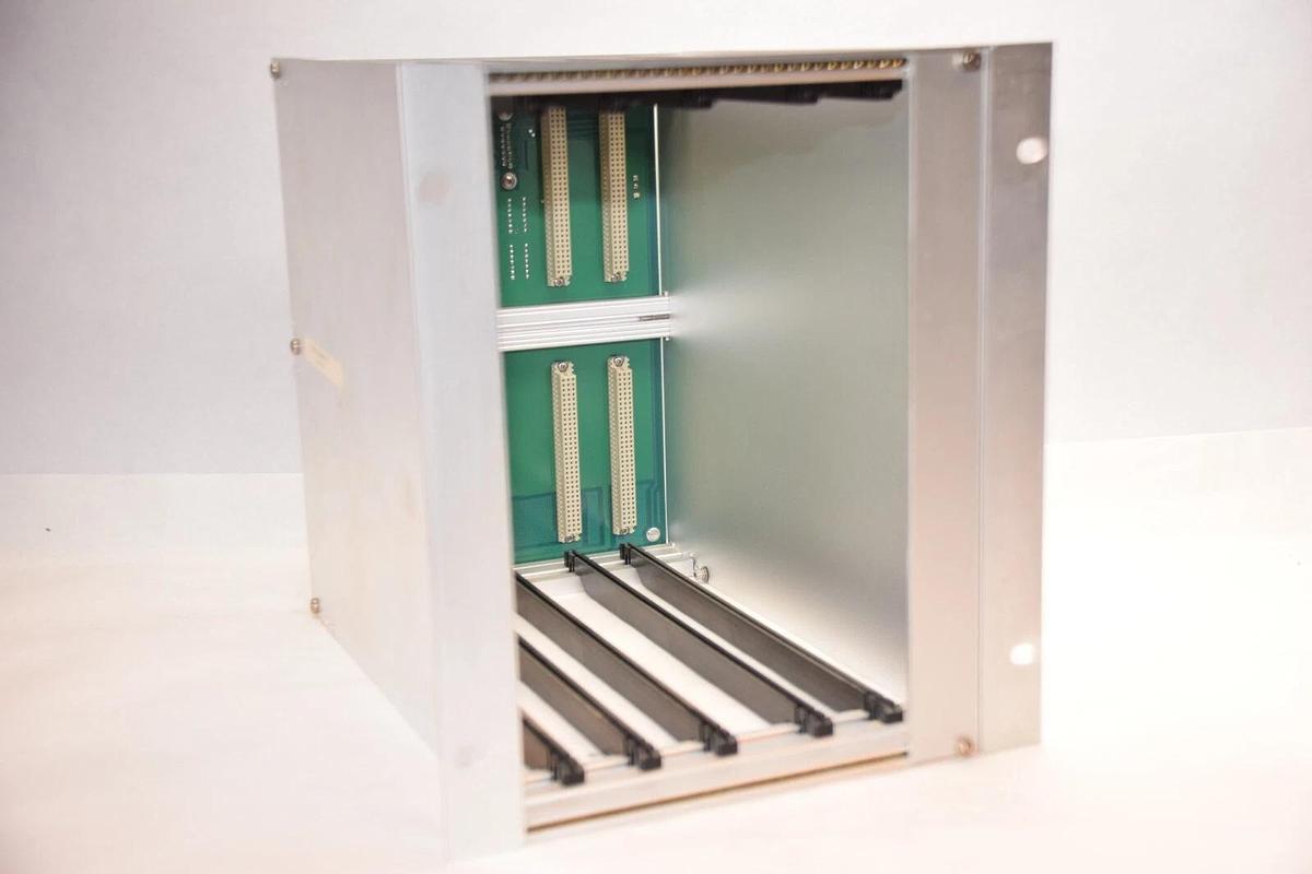 Used SIEMENS 753470.901 Rev Circuit Board With 753518.001 52 Rack Chassis