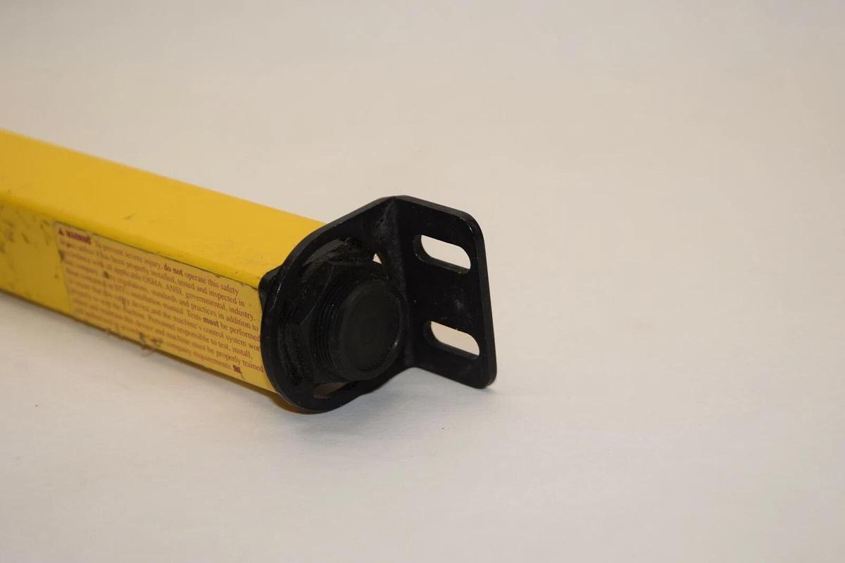 Used STI MS4316BW Range 30' MiniSafe 16" Receiver Light Curtain