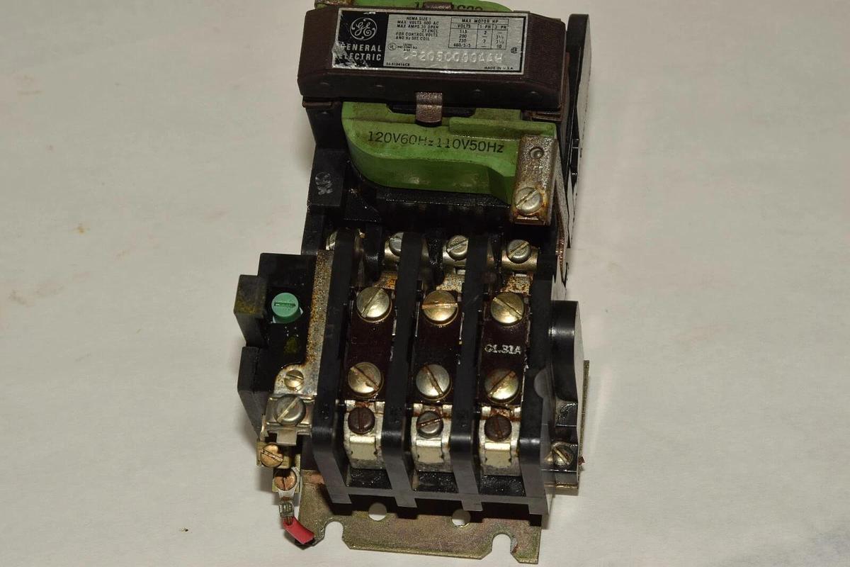 Used GENERAL ELECTRIC Starter CR205C000AAH Size Sz 1 600Vac 120V coil 30A
