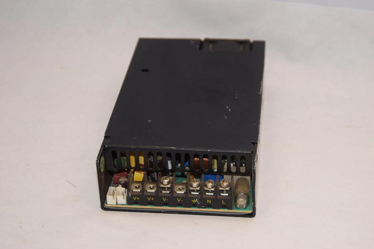 Used XP POWER SDC320AS12-E 12V 26.66A Power Supply Converter *Missing Some Lug Screws