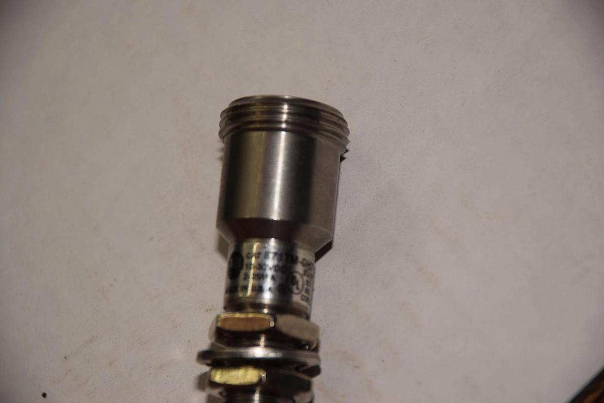 ALLEN BRADLEY 871TM-DH2NE12-N4 PROXIMITY SWITCH NEW