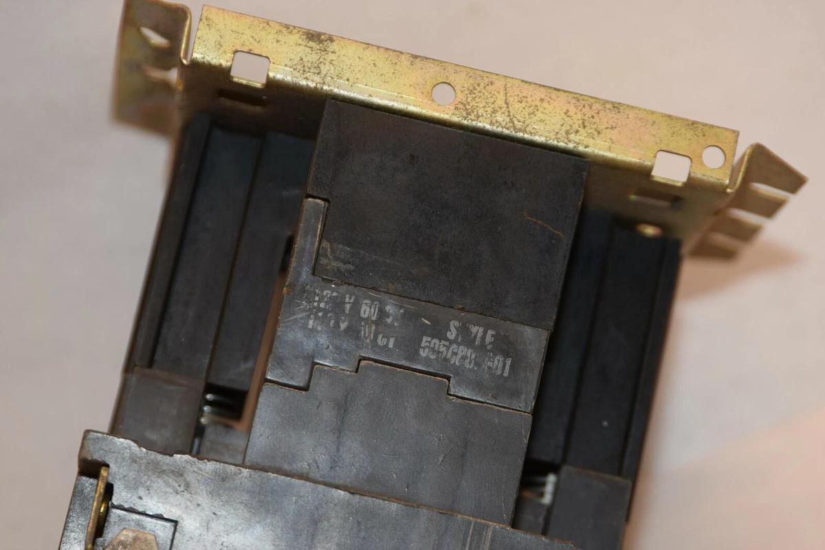 Used WESTINGHOUSE A200M1CACEM 27A Size 1 200V 110/120V Coil Contactor