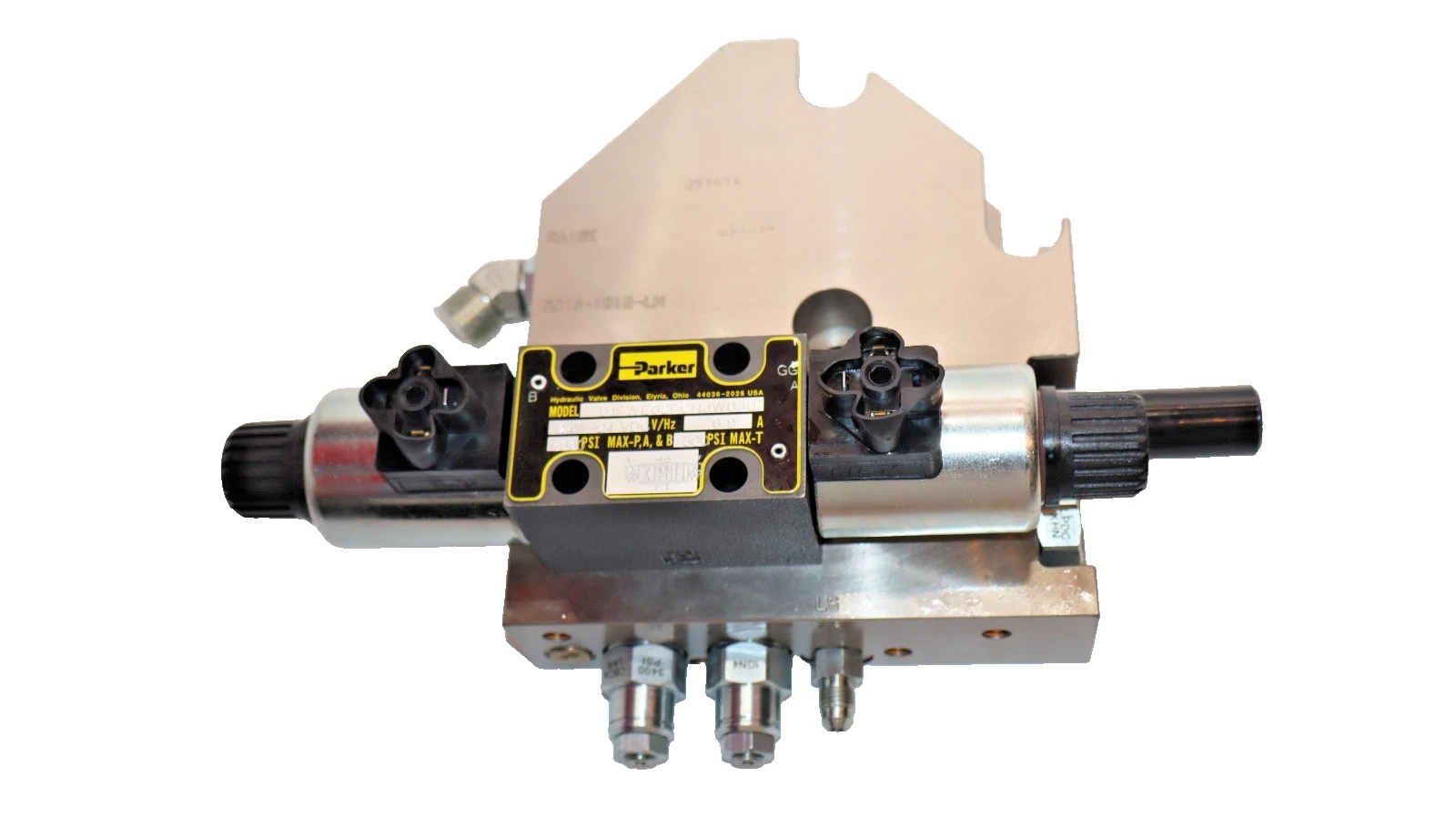 Parker Hyd Directional Control Valve D1FWE02FCNJW030 W/Daman Manifold D28350 NEW