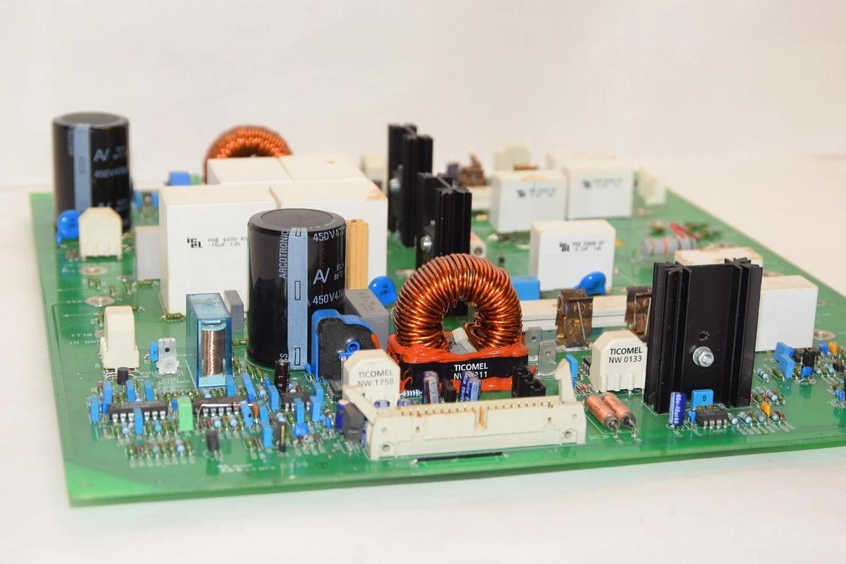 Used NEWAVE SA POWERWARE EXIDE NW4002D NW4002D2 40/03 CH6572 Circuit Board Card