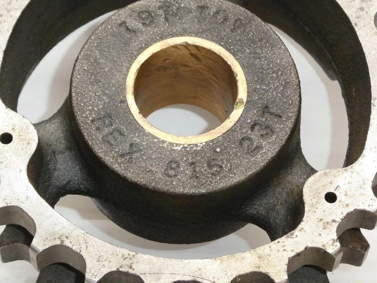 (NEW) REX 815-23T 815-23Tx1-1/4 401-161 1-1/4" Bore 23 Teeth Sprocket