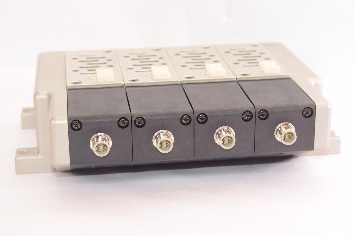 (NEW) SMC VV814-03S-W04BT-X13 Pneumatic Manifold