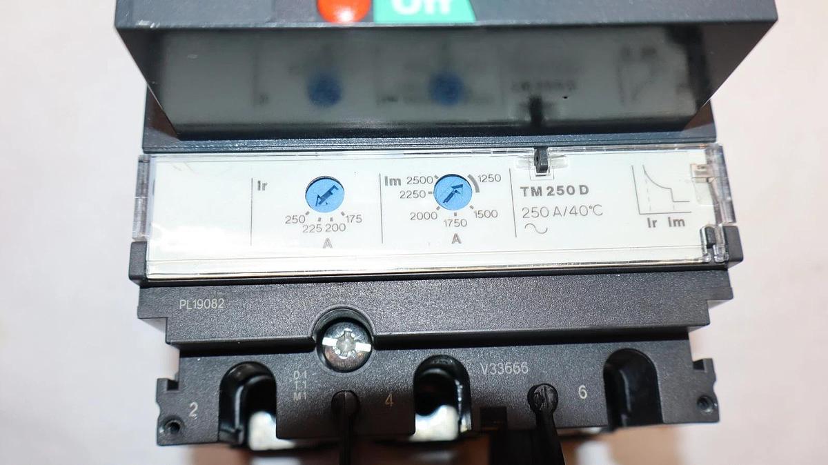 Schneider Electric Breaker 250A Rotary Extention NSX 100-160-250 F/N/H/NA (NEW)