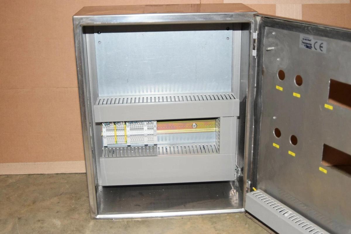 Used Russula SS Stainless Enclosure approx 19.5" x 15.5 " x 7" w/ cutouts