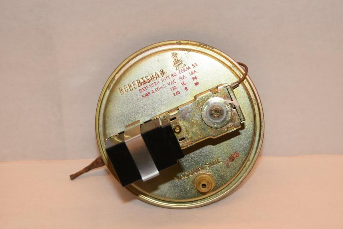 (NEW) ROBERTSHAW DS11-1528 DS111528 Defrost Sensor Control