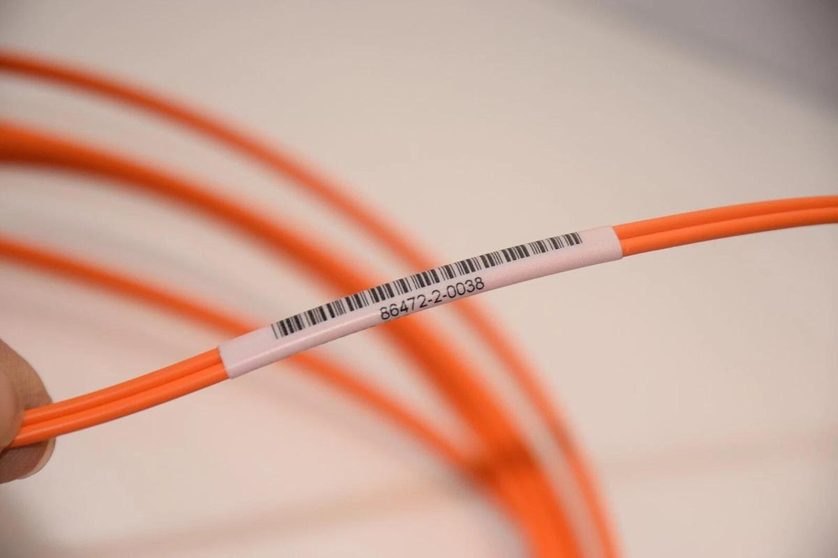 (NEW) CCI/F01191R202-003 , 86472-2-0038 9.8' 3M Multimode Fiber Optic Cable