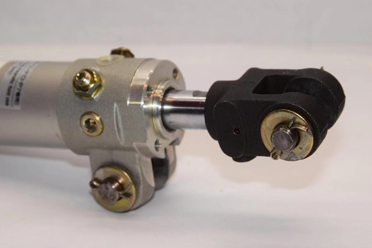 (NEW) SMC CKP1A40-100Y-P74Z 9.9kgf/cm² Clamp Cylinder