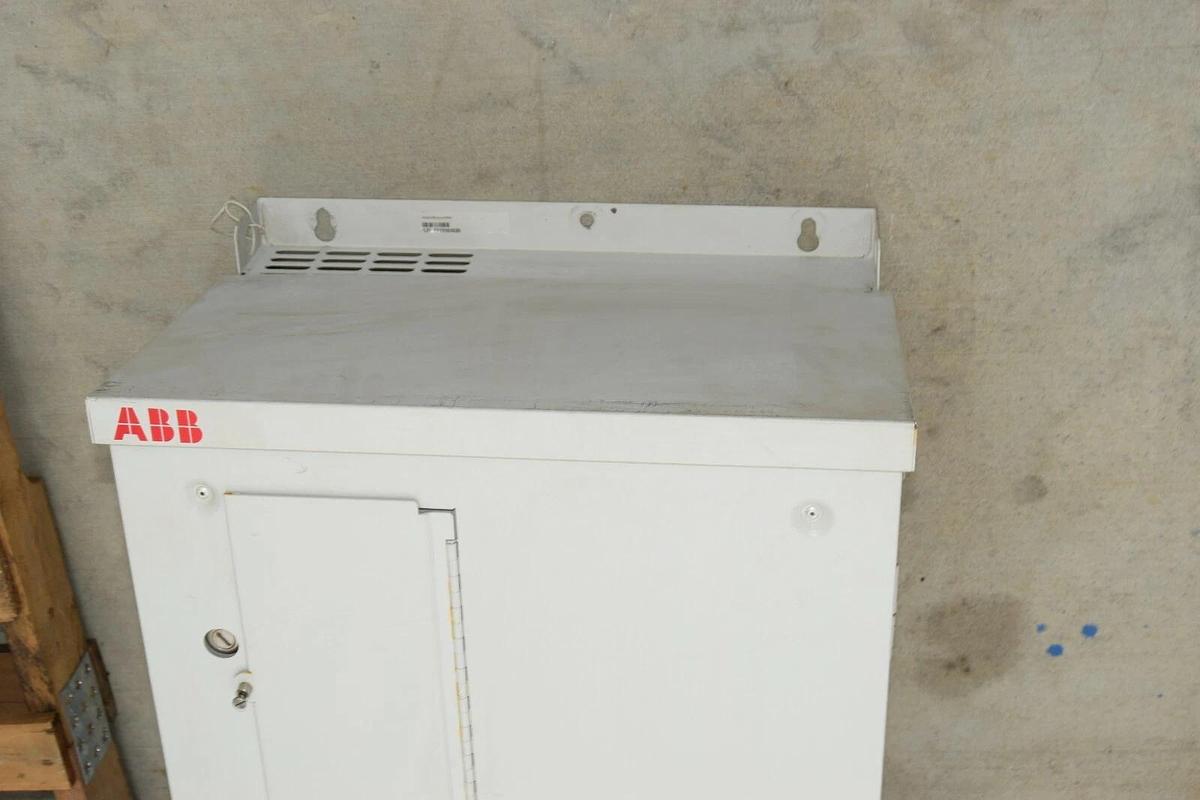 Used ABB ACH550-PDR-031A-4+B058 AC DRIVE  20HP  3ph 380-480 31A