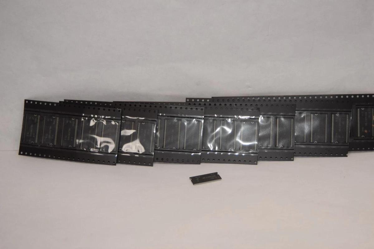 (NEW - Lot of 44) 48LC32M16A2 , K4S641632K-UC75 SDRAM MT48LC4M16ATG IC Chip