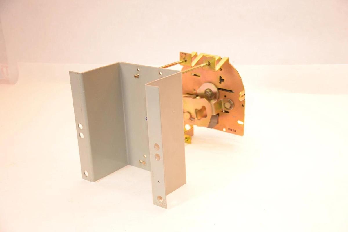 Used ITE 8910 Rotary On/Off Handle Switch for EF3 Style Circuit Breaker