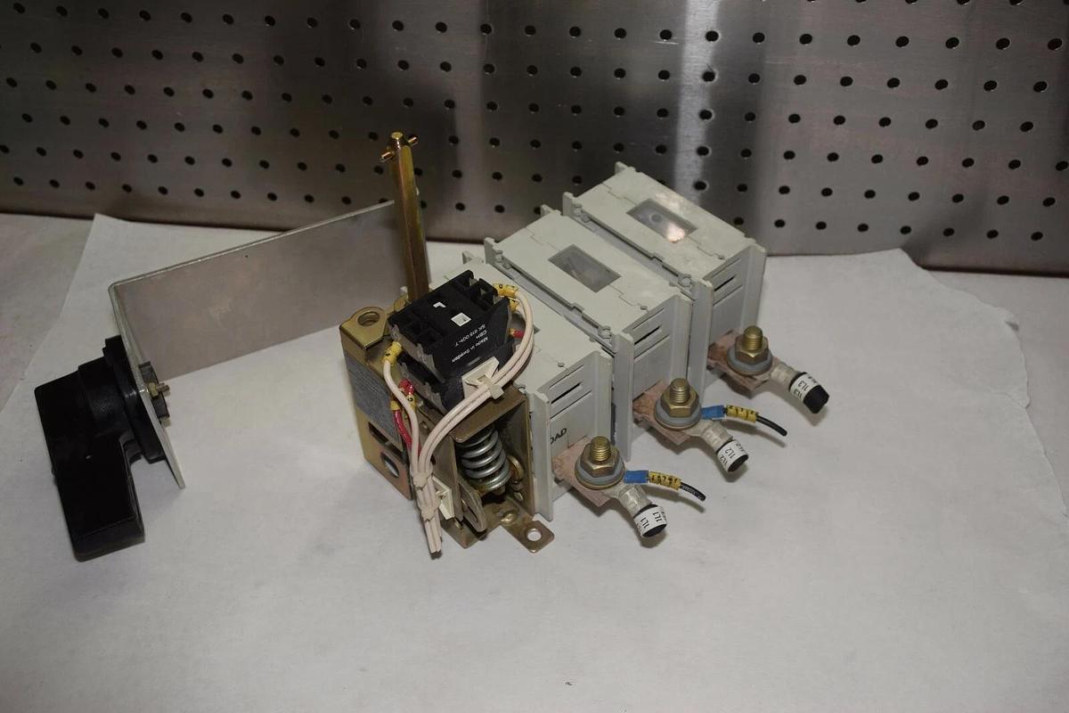 Used BUSSMANN BDNF200A 600V 200A 3PH GENERAL PURPOSE SWITCH