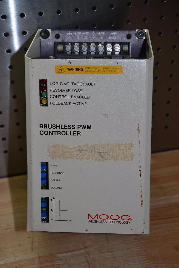 Used MOOG 152G233 CONTROLLER SERVO BRUSHLESS PWM 30AMP