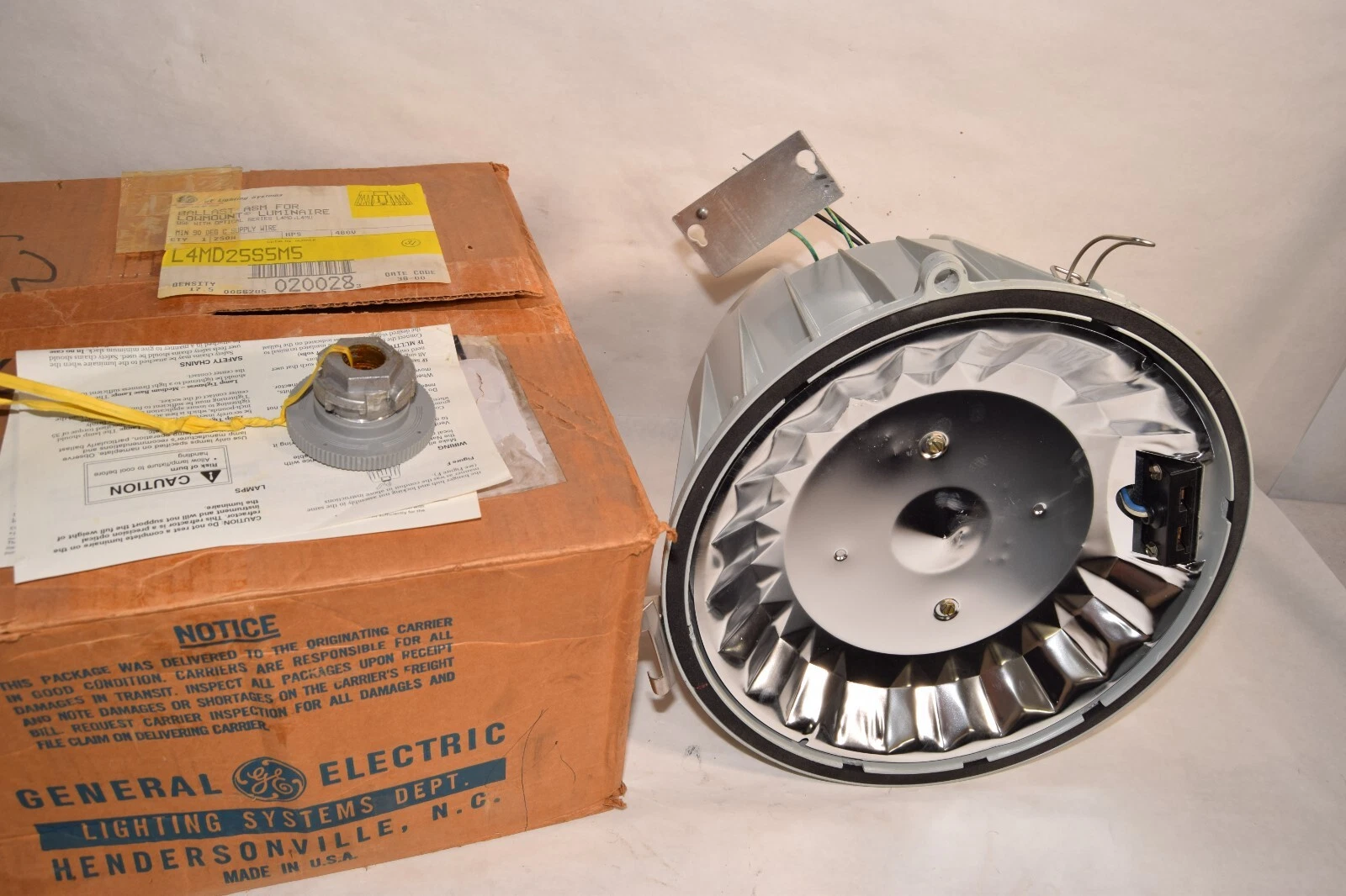 (NEW) GE LIGHTING SYSTEMS L4MD25S5M5 250W Ballast ASM for Lowmount Luminaire