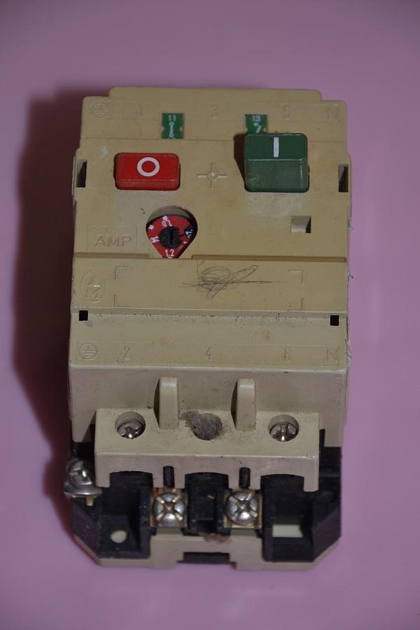 Used KLOCKNER MOELLER CONTACTOR PKZM0-1 PKZM0 1 PKZM01 1-1.6 A 660 V