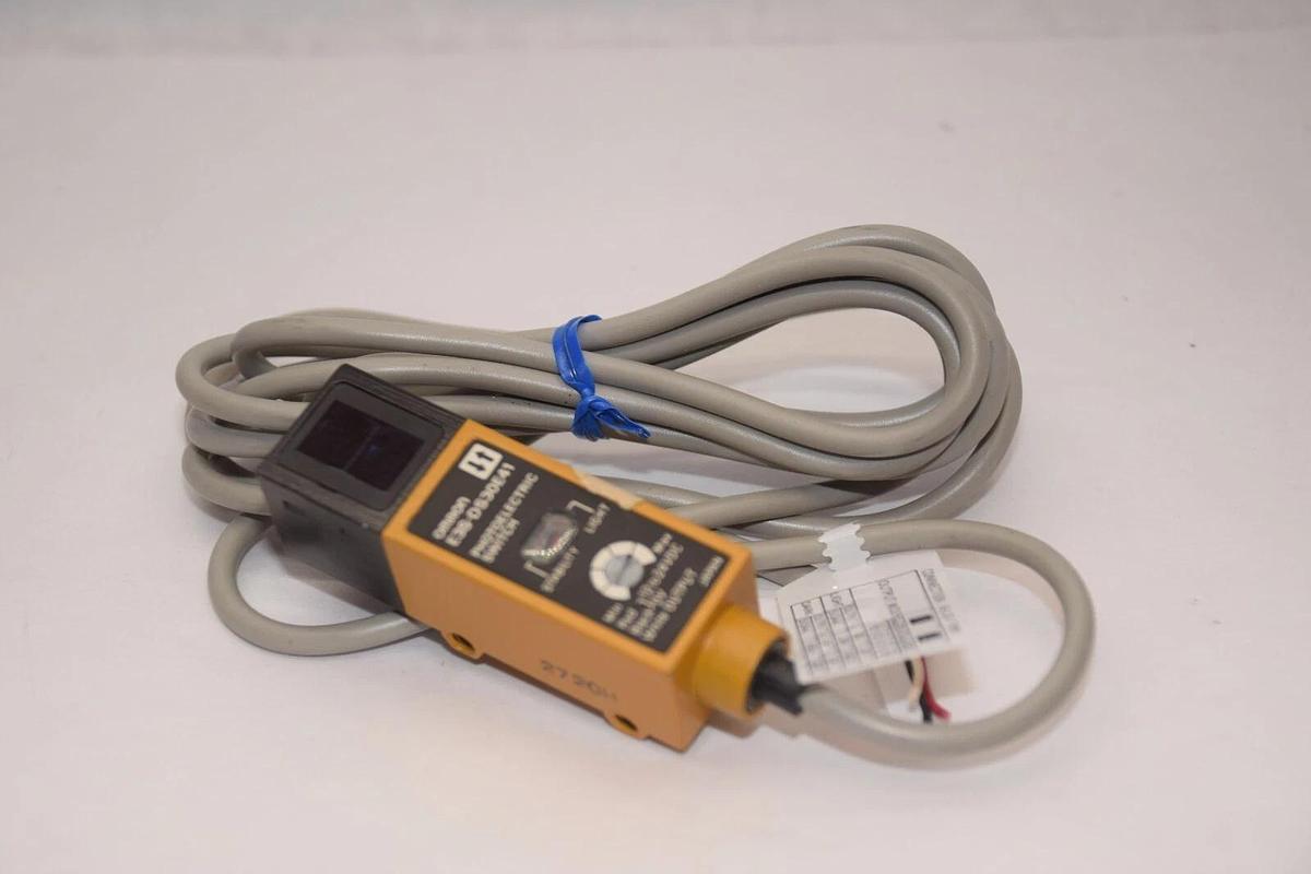 (NEW) OMRON E3S-DS30E41 12-24Vdc Photoelectric Switch