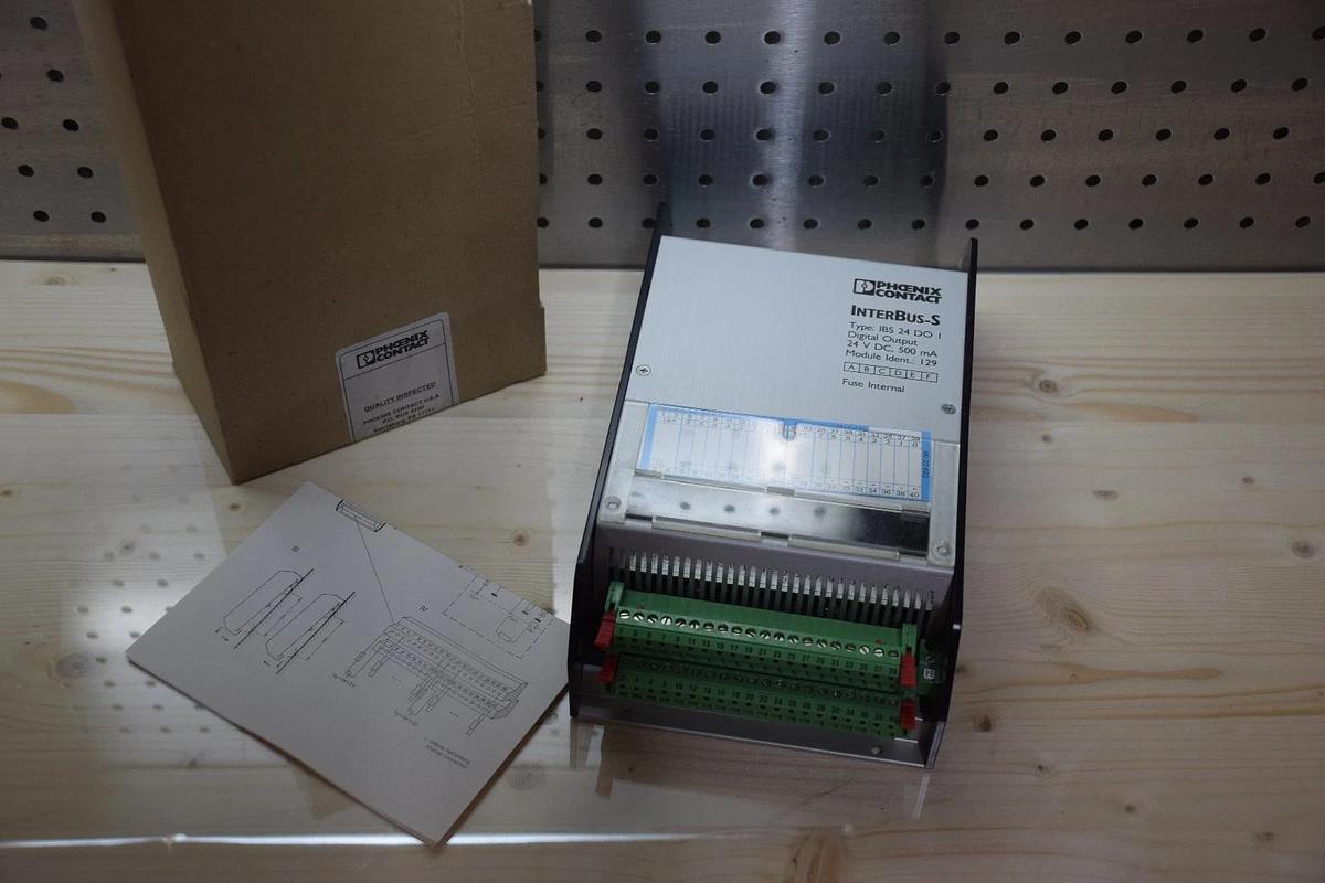 PHOENIX CONTACT InterBus-S  IBS-24DO-1  IBS24DO1  IBS 24 DO 1 New