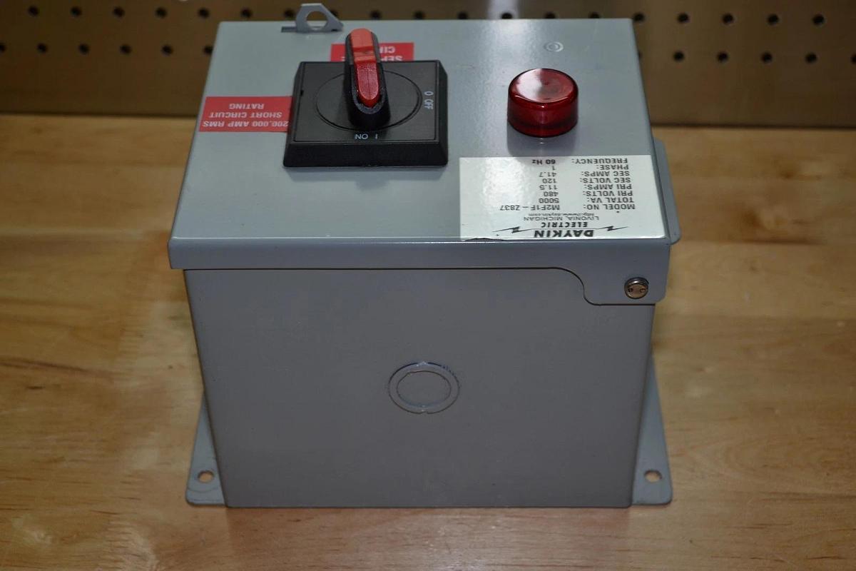 DAYKIN ELECTRIC M2F1F-Z837 TRANSFORMER DISCONNECT 480v M2F1F-Z837