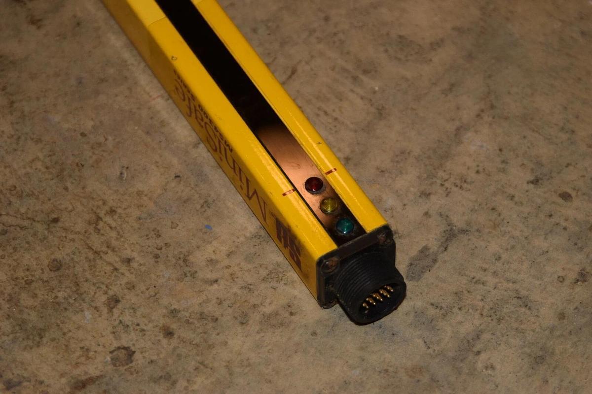 Used STI 42687-0400 MS4340BX 1-30' .75" SAFETY LIGHT CURTAIN