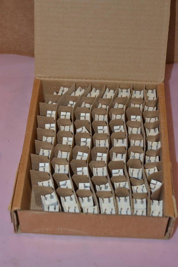 Lot 77 Siemens IRC Switches PWR103301J PWR-10-3.3K-5 NIRC 0721 PWR10 3.3K5% NEW