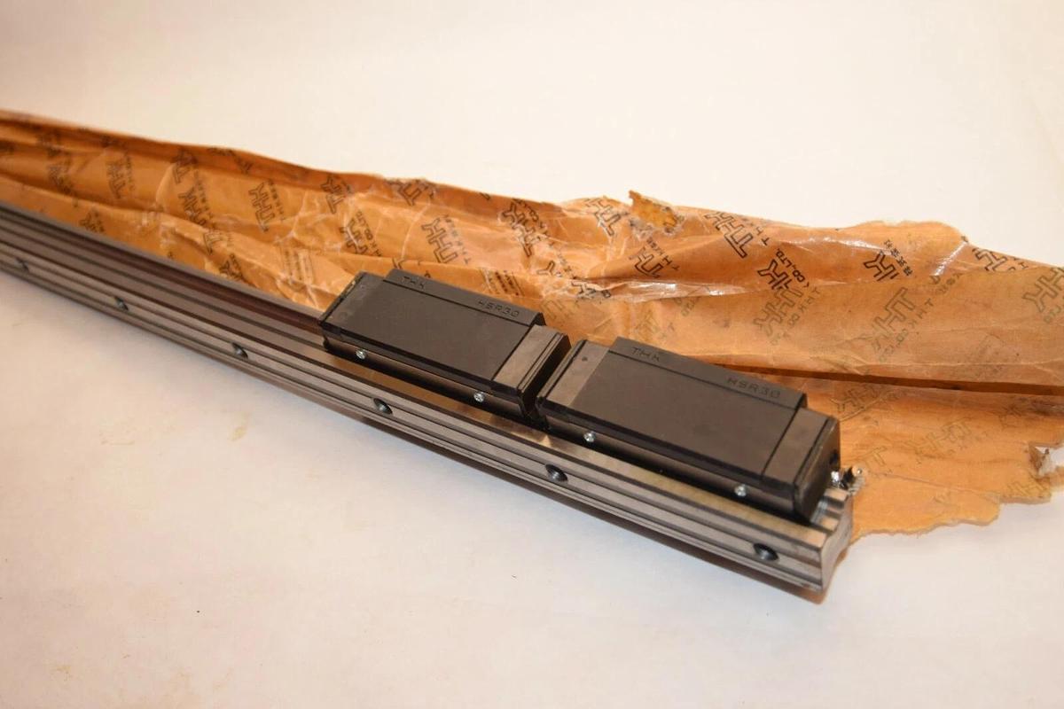 (NEW) THK HSR30R2ZZC0-680L-II 680mm Length 30mm Bar Width Linear Guide