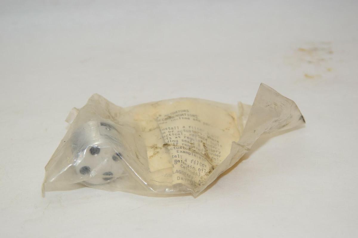 (NEW) MACK CORPORATION 1007-2 300psi Lo-Pro Pneumatic Cylinder