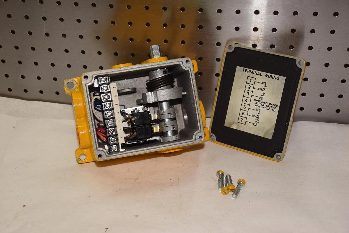 (New) RAMSEY REO Q11 8428 Q118428 SAFETY PULL SWITCH  TRIPPER  RUN OFF