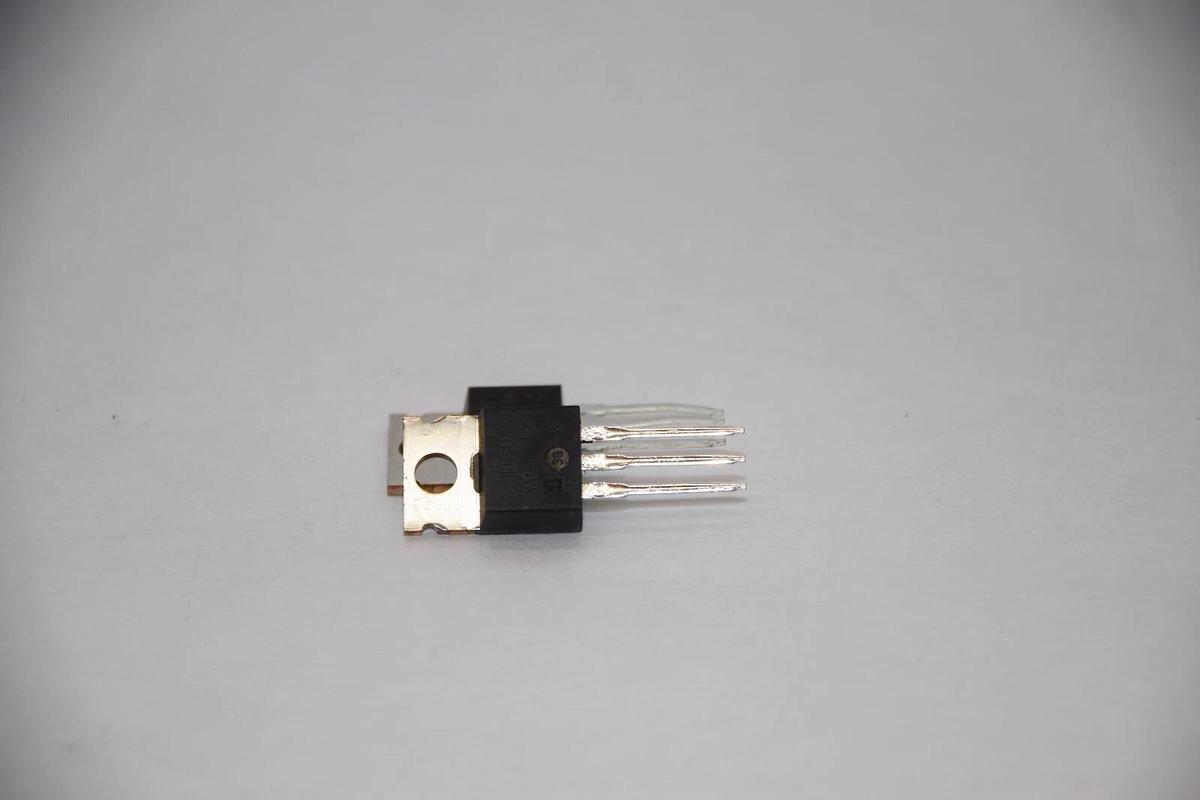 (NEW - Lot of 69) VISHAY IRF740PBF-ND , IRF740PBF 400V Mosfet Transistor