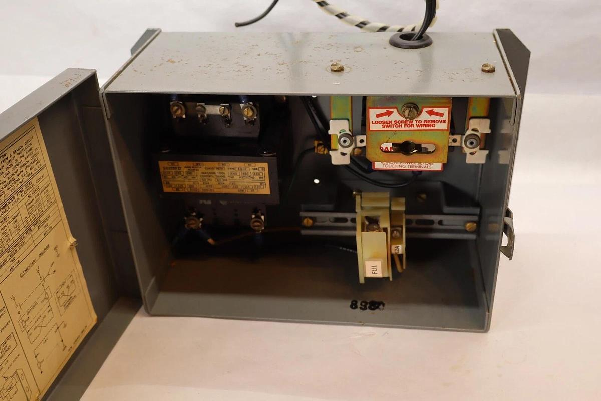 Used SQUARE D SK5271M Series A Class 9070 Transformer Disconnect