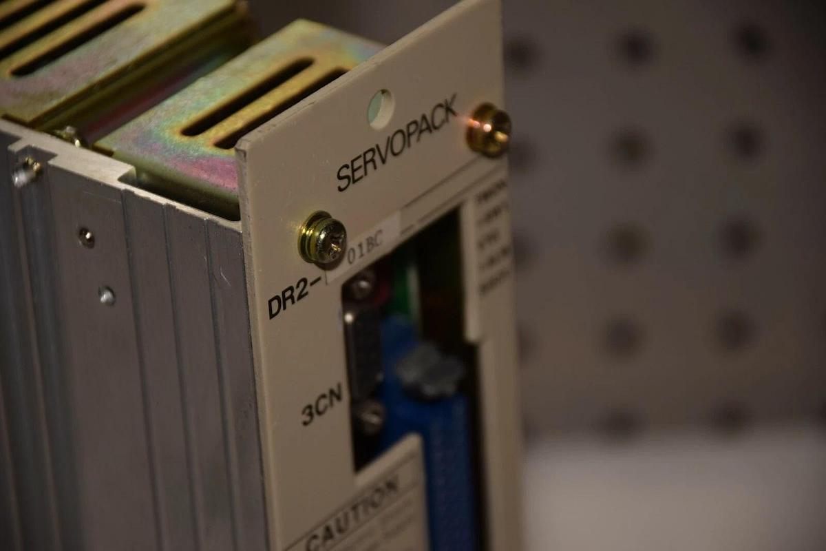 Used Yaskawa Servopak Servo Drive DR2-01BC DR201BC DR2 01BC