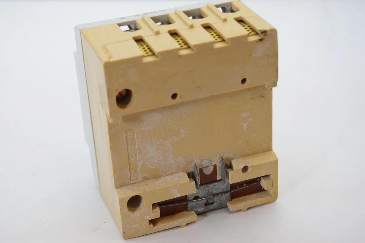 Used Siemens 5SZ7 446 40A 4 Pole Circuit Breaker