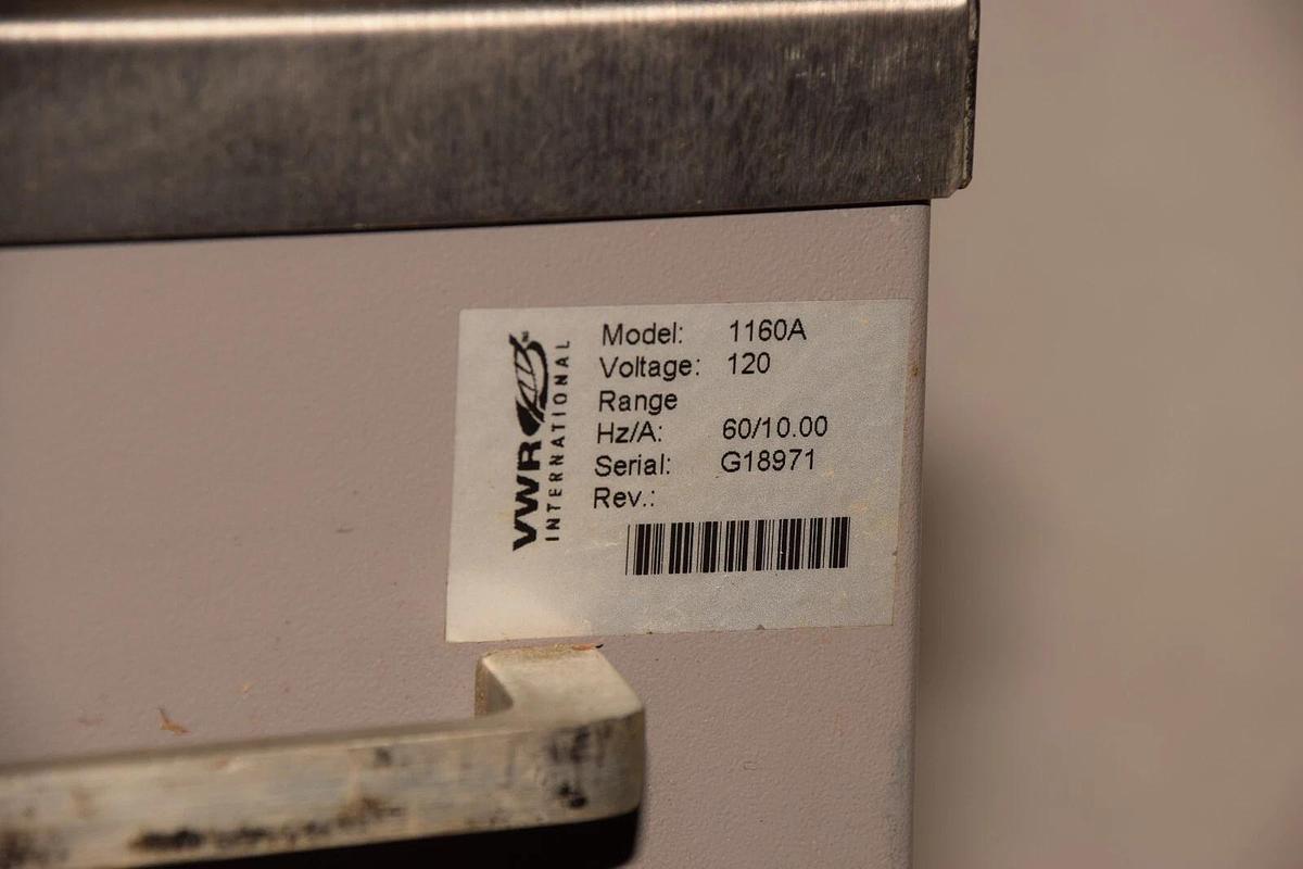 Used VWR SCIENTIFIC PRODUCTS 1160A 120V 60Hz 10.00A Heating/Cooling Circulator Bath