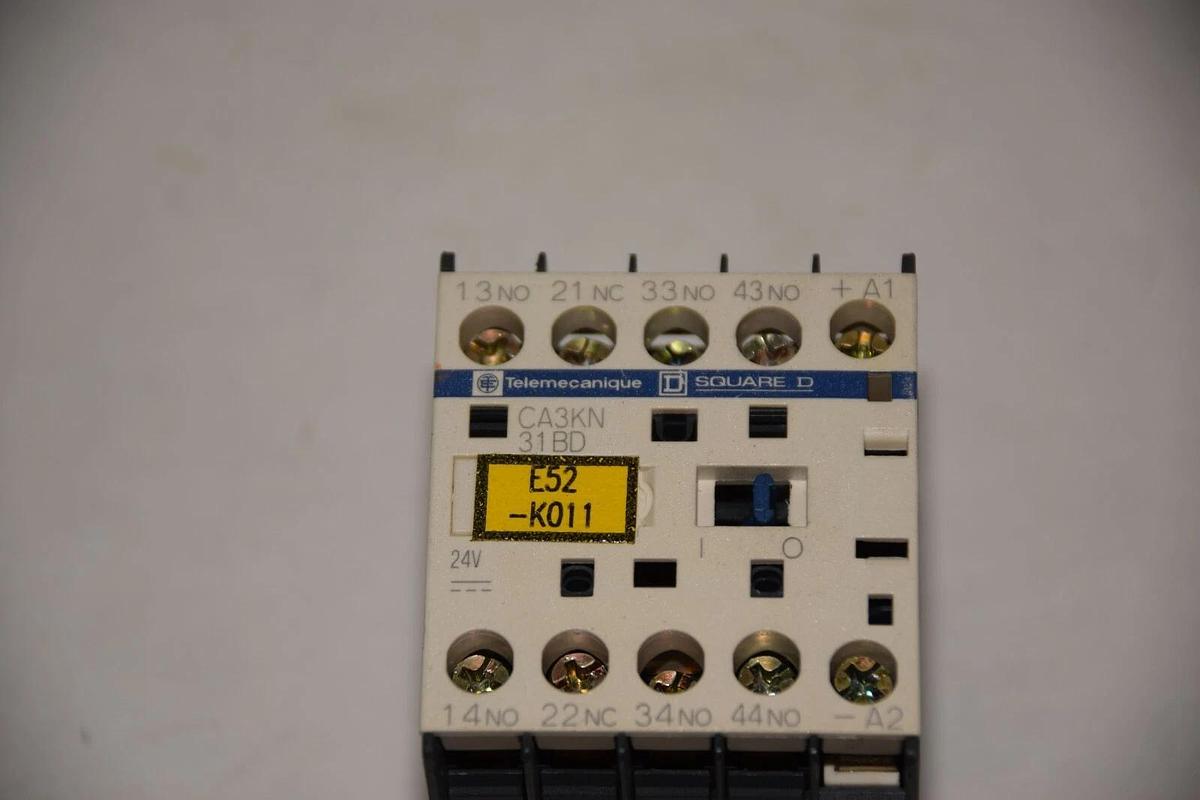 Used SQUARE D TELEMECANIQUE  CONTACTOR CA3KN31BD CA3KN 31BD 10A 690V 8kV
