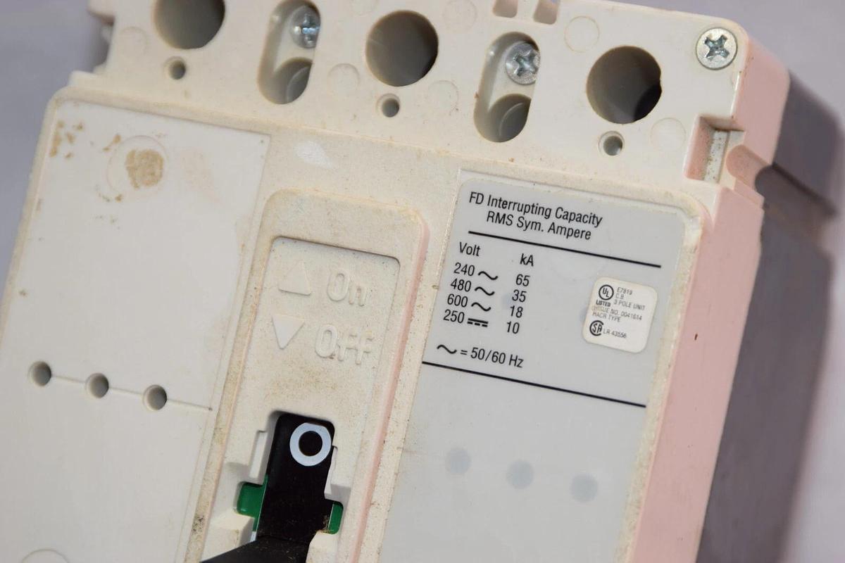 Used WESTINGHOUSE FD SERIES 3p 3 Pole 70A 70 Amp Breaker *CHIP*