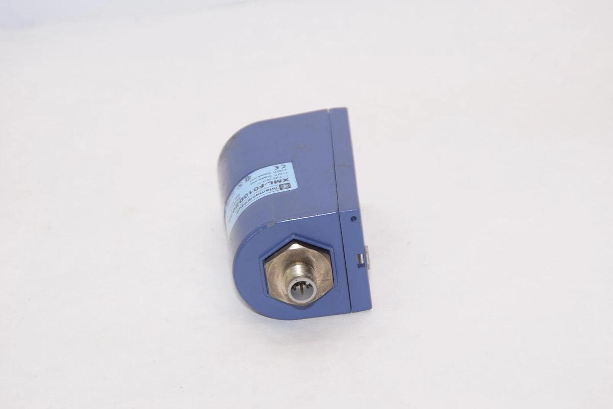 Used SQUARE D XML-F010D2036 24V 200mA 0-10 Bar Nautilus Pressure Sensor