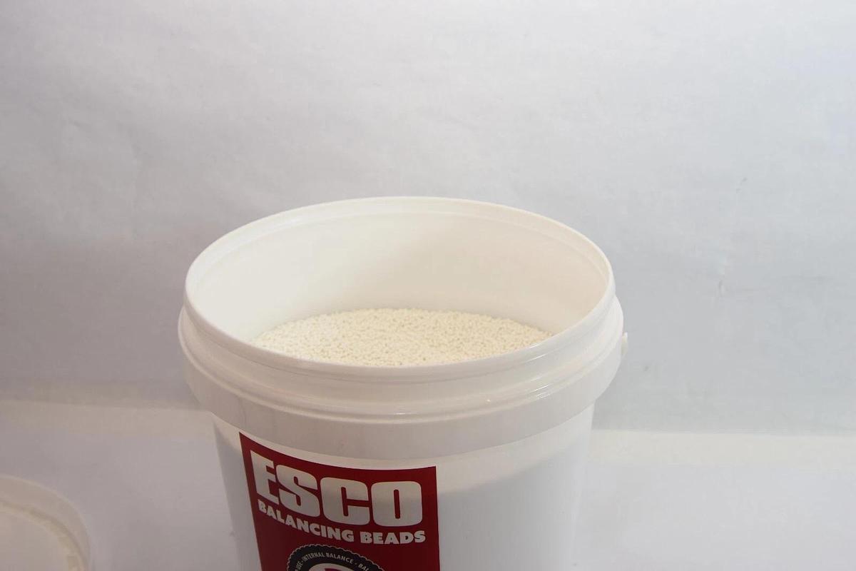 (NEW) ESCO 20466C Balancing Beads Reusable Tire weight balance Bulk Bucket READ