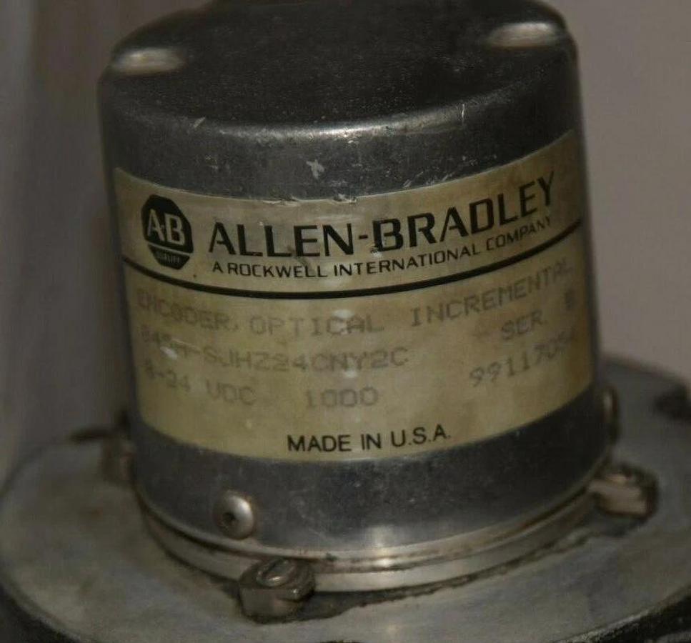 Used ALLEN BRADLEY 1326AB-A2E-11-A4 3000rpm 5/8" AC Servo Motor With Encoder