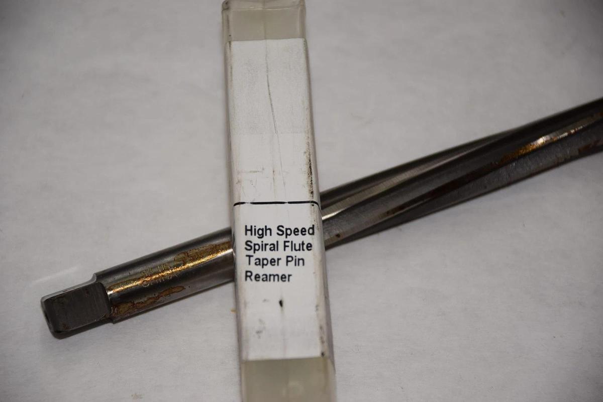 NO NAME 557 HSS #8 HIGH SPEED HELICAL FLUTE TAPER PIN REAMER NEW