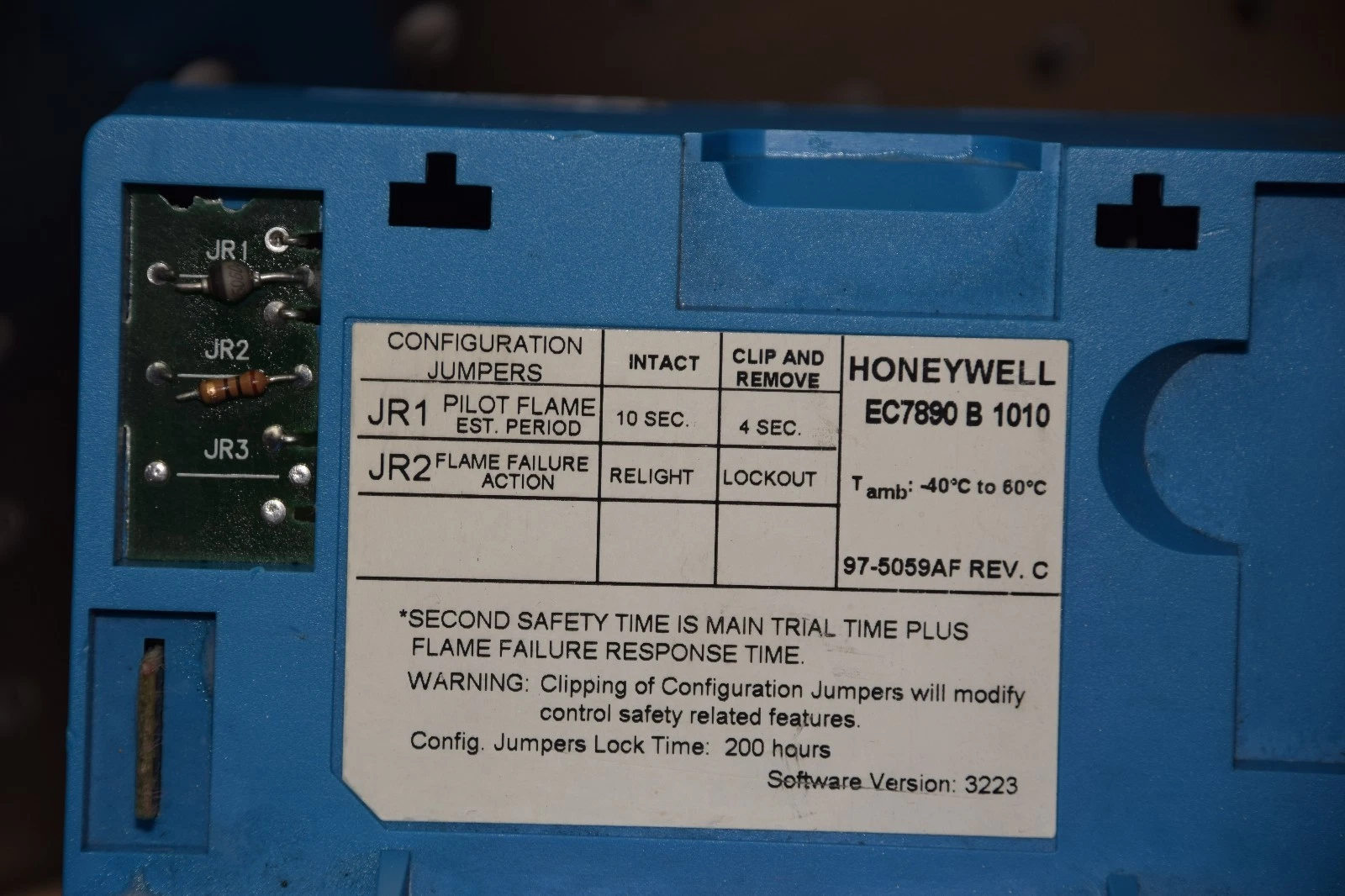 Used HONEYWELL EC7890-B-1010 230VAC 50/60Hz BURNER CONTROLLER