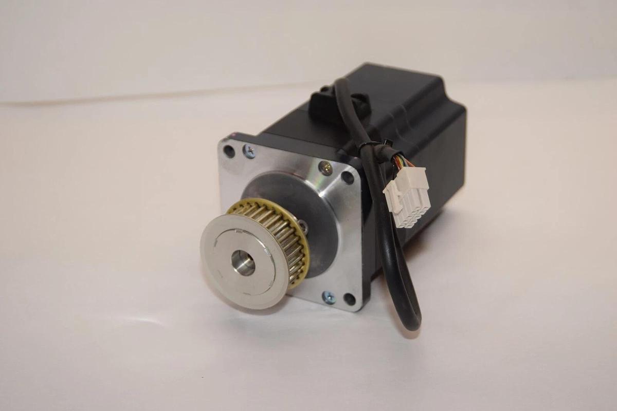 Used VEXTA / ORIENTAL MOTOR CO. ASM98MC 3.41Vdc 1.1A Motor