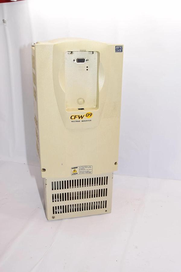Used WEG USCFW090024T3848EOPDHCZ 3PH 380/480Vac 50/60Hz Vectrue Inverter *No Keypad*
